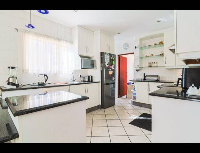 4 BEDROOM HOUSE FOR SALE IN MEYERSDAL ESTATE